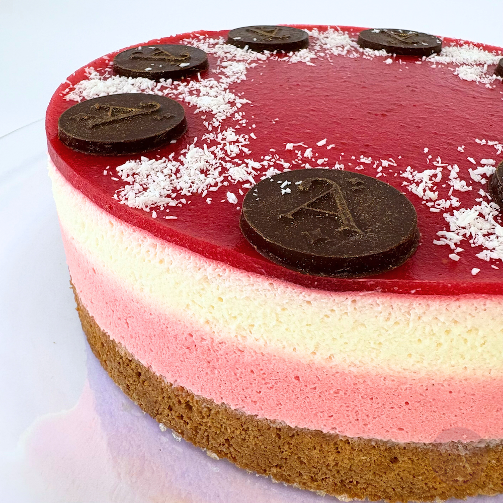 Torta jagoda z belo čokolado